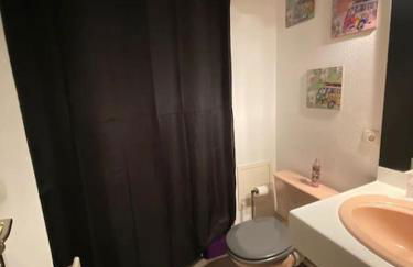 Trimaran Studio 10 mètres de la plage avec balcon/terrasse - Foto 13