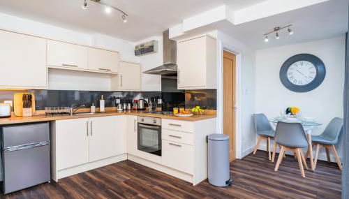 Beautiful Flat Town Centre 55 inch Smart TV + Netflix - Foto 4