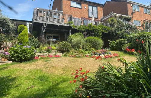 The Garden Apartment, Near Airport & City - Foto 9