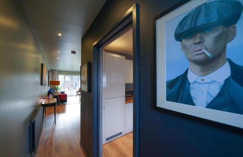 Castle Townhouse Kenilworth - Private Parking - 24 Hr Gym Access - Town Centre - Foto 19