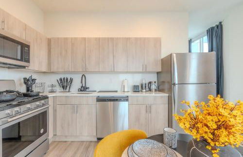 Bright and Bold Escape with NYC Views and Free Parking, Sleeps 9 and 2 Baths - Foto 39