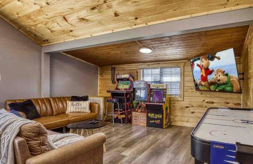 Country Cabin, Fenced area for pets, Hot Tub, Arcade!!! - Foto 23