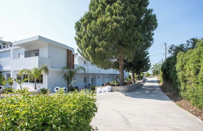 Stay Helios - Aparts & Pool Suites - Photo 80