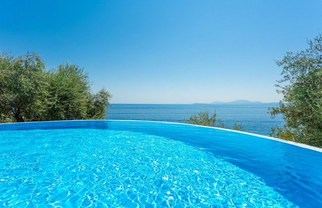 Villa Petros Large Private Pool Walk to Beach Sea Views A C Wifi Car Not Required - 180 - Foto 33