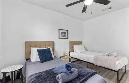 Townhome 4bds, Fast WiFi, 2 Mi to Seton, 6 mi to Fort Cavazos, Professionally Managed by Stay Albatross - Foto 3