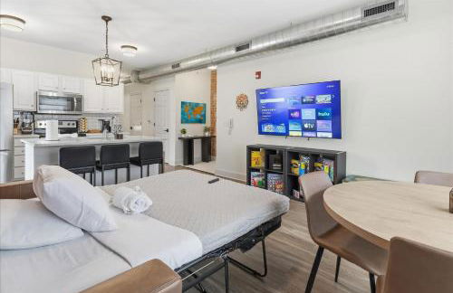 Mass Ave Retreat with Big Patio and Free Parking - Foto 15