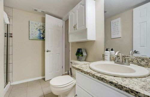 Deep Blue Spacious Escape w Hot Tub & Playground - Foto 49