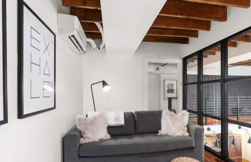 Downtown Luxe Historic Roots & Private Parking - Foto 23