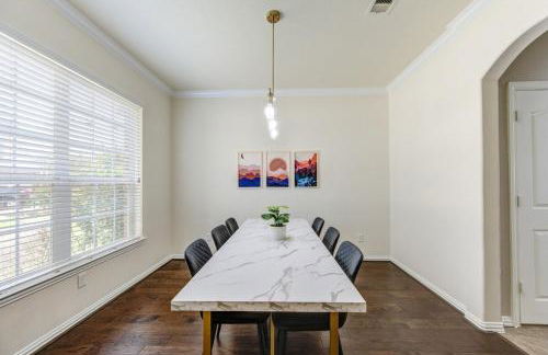 Elegant Retreat at Katy Houston, 2330 sf, 4 Bedroom 2 and Half Baths, Game Room, King Bed, BBQ, Located near Katy Asian Town, Typhoon Waterpark - Foto 18