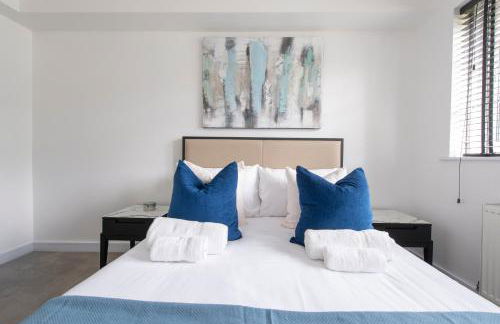 Modern 2BR Flat with 3 Beds Urban Getaway - Cherry - Foto 21