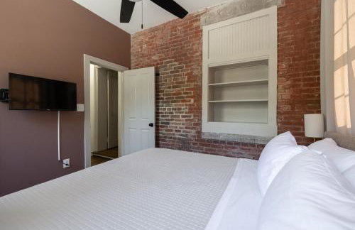 Blushing Pink Manor! Off Frankfort Ave! 8 BR! - Foto 46