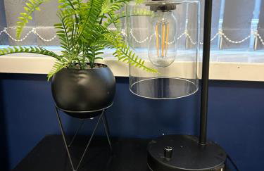 Base is a lovely place to unwind after a long day - Foto 12