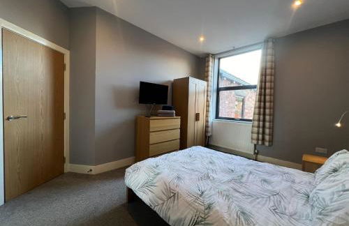 1 bed Apt close to Leeds Arena Sleeps up to 4 people F3 - Photo 17