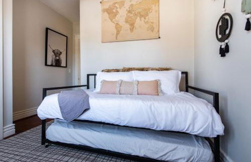 Luxe Highlands Home! King BR~Fire Pit~Yard Games - Foto 9