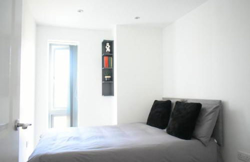 Luxury 2 Bedroom Northampton Townhouse with Balcony - Foto 21