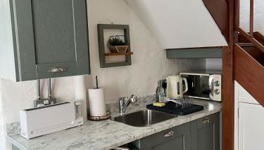 The Dog House, Mere - Photo 5, toaster, minibar