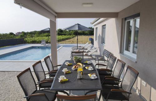 Villa in Kanfanar With Swimming Pool - Foto 8
