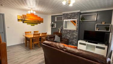 Newly decorated 4 bed home - Foto 5