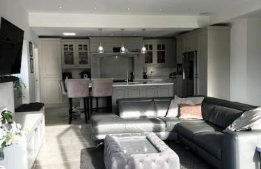 Manchester Luxury Country House Close To The City With Hot Tub & BBQ Fire Pit. - Foto 34