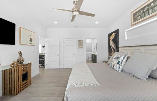 Blue Pearl New Waterfront Haven with Heated Pool ,70 Foot Dock, and More! - Foto 41