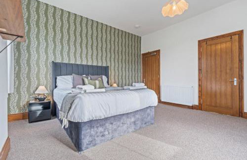 #111 New Farm with hot tub and Sauna - Sleeps 18 - Near Elmore Park - " Perfect for Contractors and Families - Parking space for 10 cars" - Foto 11