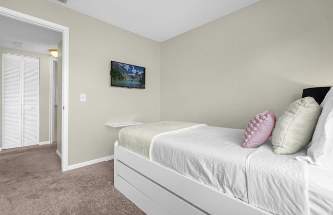 Upstay - Family Condo at Ventura Golf Country Club - Photo 21