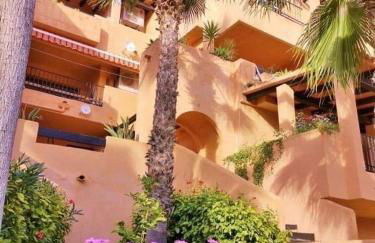 Luxury large 2 bedroom Apartment 10 min walk to Villamartin Plaza - Foto 4