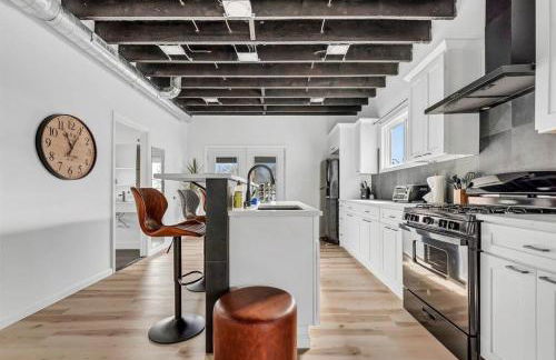 Cool Urban Stay Downtown Loft - Photo 48