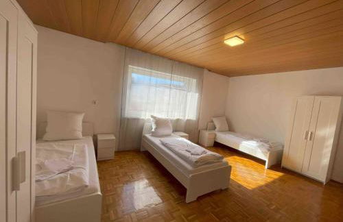 SAD242 Große Monteurwohnung Übergangswohnung - Foto 4