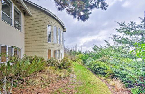 Unique Port Ludlow Home with 3 Decks and Hot Tub! - Foto 40