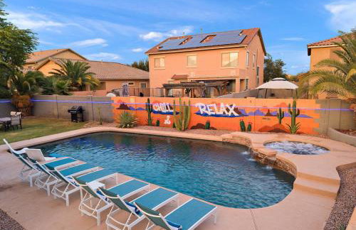 Chill and Relax Luxury Retreat with Pool Spa Game Room and Steam Room - Foto 2