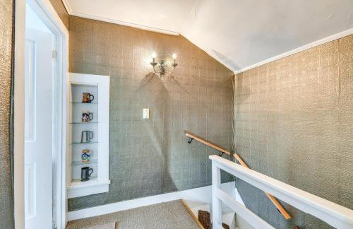 Lakefront Cayuga Retreat with Private Deck and Hot Tub - Foto 34