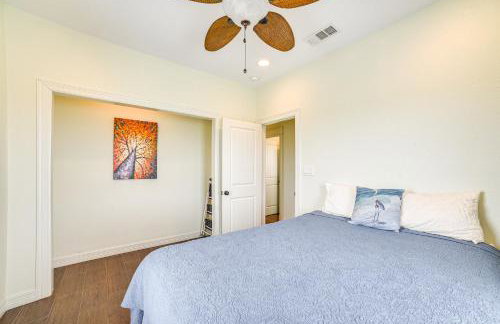 Canal-Front Coastal Getaway in Gilchrist with Deck - Foto 21