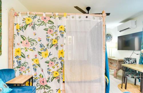 Walk to Shops and Eats Chic St Petersburg Gem! - Foto 8