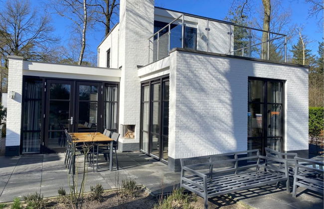 3 bedroom House in Arnhem with swimming pool and garden - Photo 1