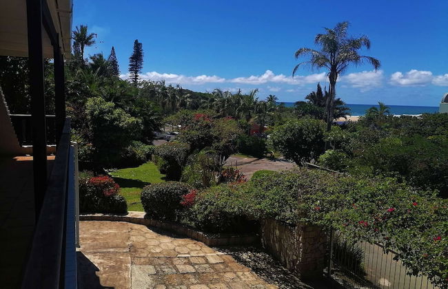 The Beach House - Photo 32