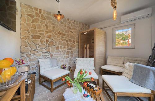 Holiday Home Žrnovnica - Photo 3