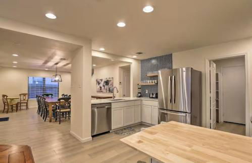 Walk to Tx State 5 beds Firepit Grill - Photo 16