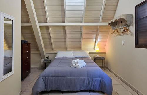 Charme de um típico chalé de campo com lareira. - Foto 28