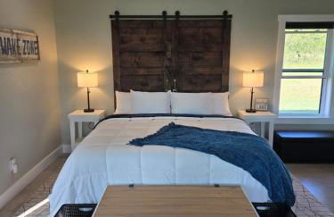 New Lux Cottage by Lake, King bed, Full Kit, Wi-Fi - Foto 7