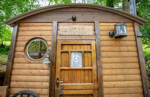The Old Pumphouse Shepherds Hut with Hot Tub - Photo 28