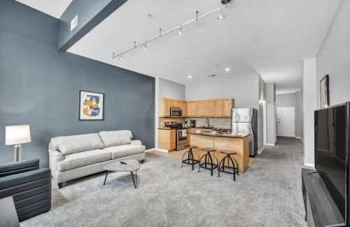 Epic Downtown Pad • Entertain & Unwind - Foto 6