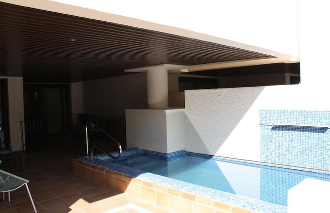 Private Pool Apartment Near Beach - Photo 10