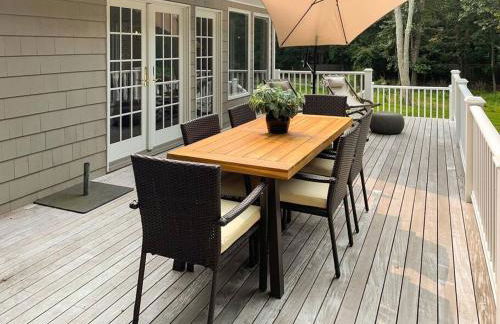 Contemporary 3BR Retreat in East Hampton - Foto 24