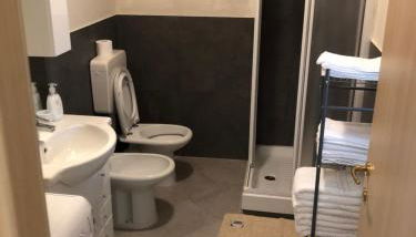 A 4 chilometri dal belvedere più bello delle Langhe - Photo 3