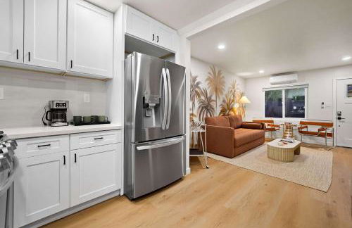 Explore North Park Chic 2br with Fire Pit Sleeps 6 - Foto 17