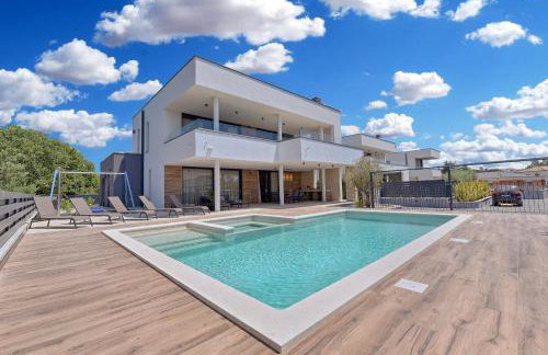 New VILLA TIHI OTOK near the beach - Photo 3