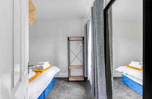 Spacious Bedford House Sleeps 6 Superfast WiFi Weekly Rates - Foto 29