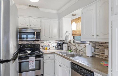 Lakefront retreat, hot tub, pets - Foto 8