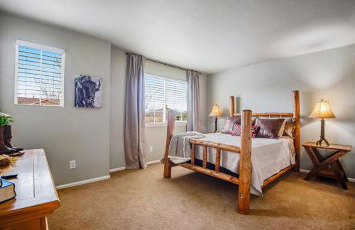 5 bed 4 bath and Pet friendly - Photo 37